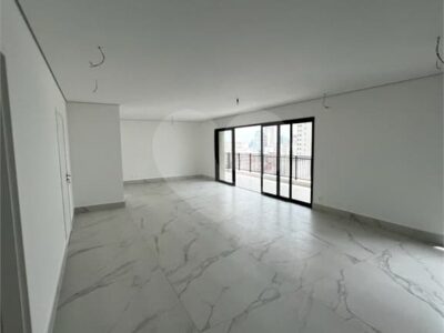 Apartamento com 3 Quartos à Venda, 227M²