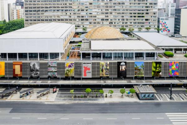 Imagem do prédio do conjunto nacional em SP